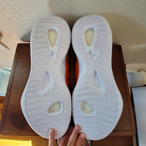 **SOLD** NIKE Zoom Hyperdunk Basketball Shoes - Picture 6 of 7